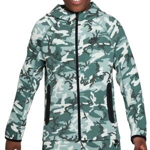 NWT Nike Boys Tech Fleece Camo Full Zip Jacket